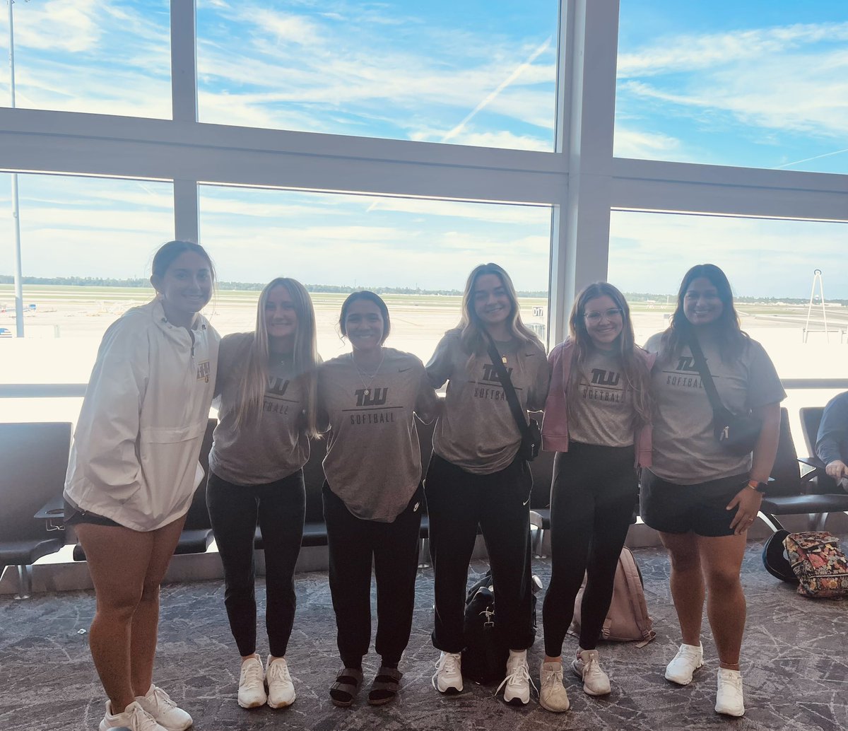 Austin/Houston✈️Frankfurt✈️Rome

Arrivederci America &amp; see you soon Italy! 🇮🇹 

#TooLiveU | #PupsUp | #ItalyTour23