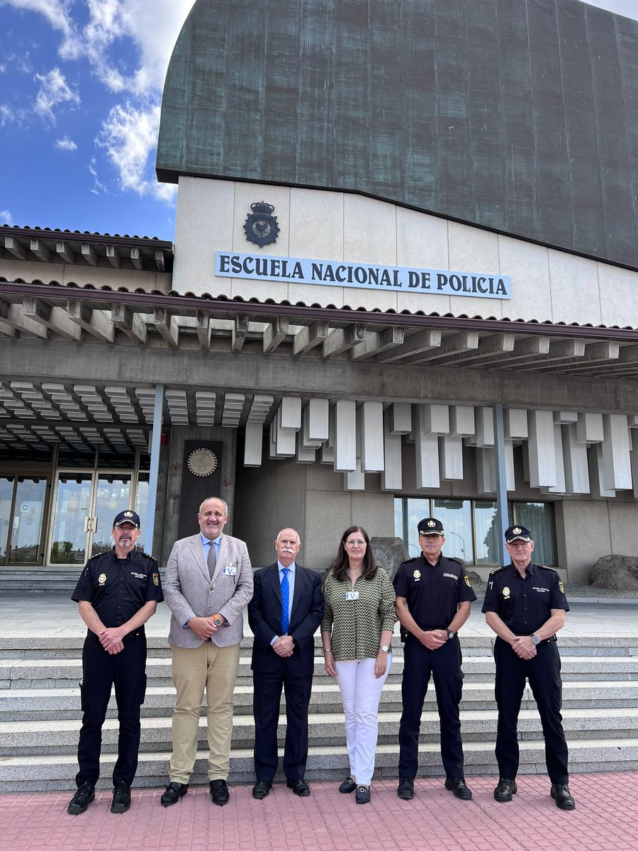 Nicolás Rodríguez-García (@nicolasusal) on Twitter photo Con <a href="/mjrconde/">M.José Rguez. Conde</a> en <a href="/PoliciaEscuela/">Escuela Nacional de Policía 🇪🇸</a> #Avila reunión Comisión Mixta <a href="/policia/">Policía Nacional</a> y <a href="/usal/">Universidad de Salamanca</a> revisando y programando acciones del CENTRO UNIVERSITARIO DE FORMACIÓN DE LA POLICÍA NACIONAL: grado, másteres universitarios, doctorado y formación permanente Con <a href="/mjrconde/">M.José Rguez. Conde</a> en <a href="/PoliciaEscuela/">Escuela Nacional de Policía 🇪🇸</a> #Avila reunión Comisión Mixta <a href="/policia/">Policía Nacional</a> y <a href="/usal/">Universidad de Salamanca</a> revisando y programando acciones del CENTRO UNIVERSITARIO DE FORMACIÓN DE LA POLICÍA NACIONAL: grado, másteres universitarios, doctorado y formación permanente