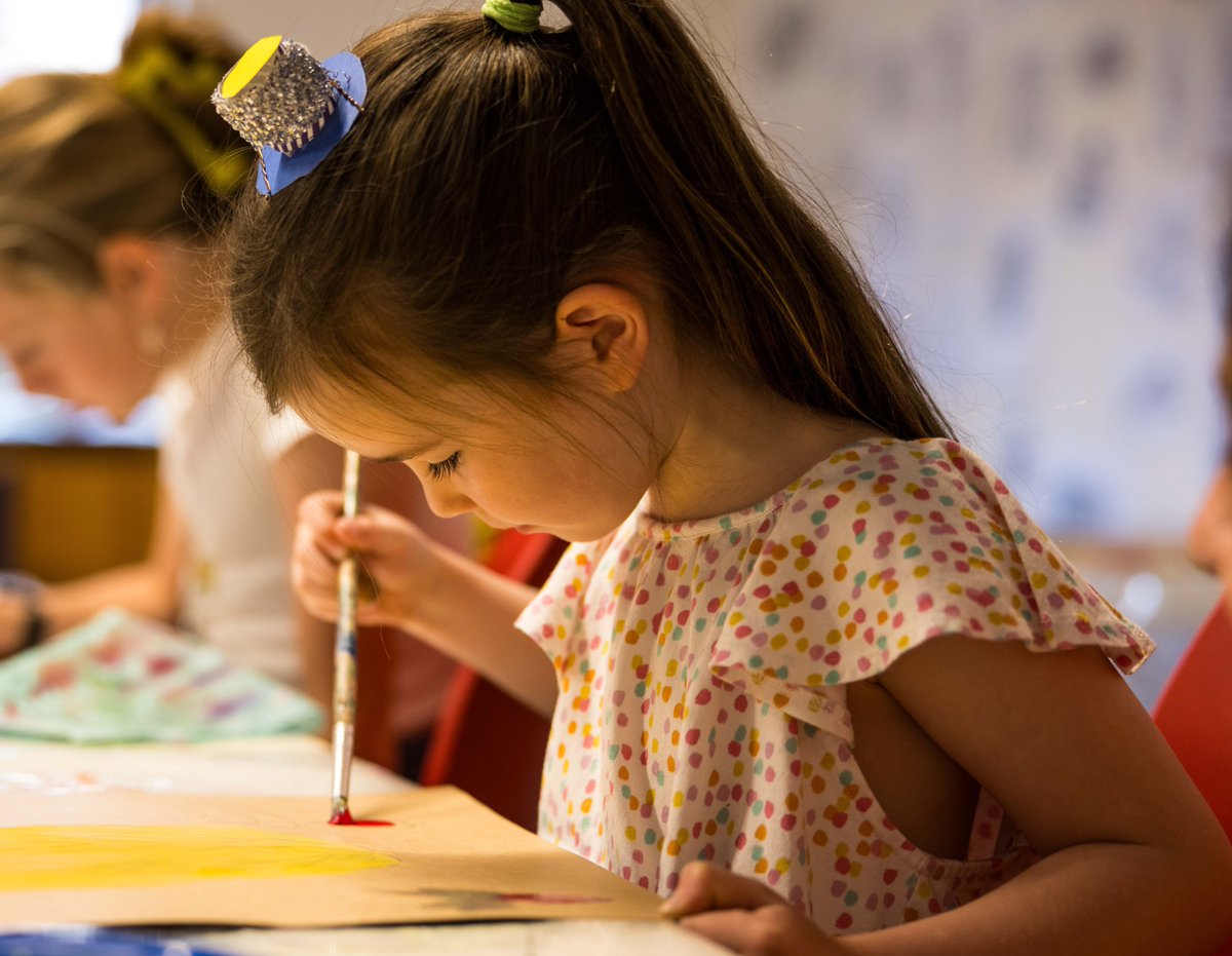 It’s the last day of Lift Off! 🌷🌟 Come and craft a glorious hat or paint your favourite food to add to the growing Feast. 📅 Saturday 7 October ⏰ 10:00 am – 4:00 pm 📍 TMAG, Dunn Place 🎟 FREE ✨ All ages Full program: tmag.tas.gov.au/liftoff 📸: Al Bett #TMAGLiftOff