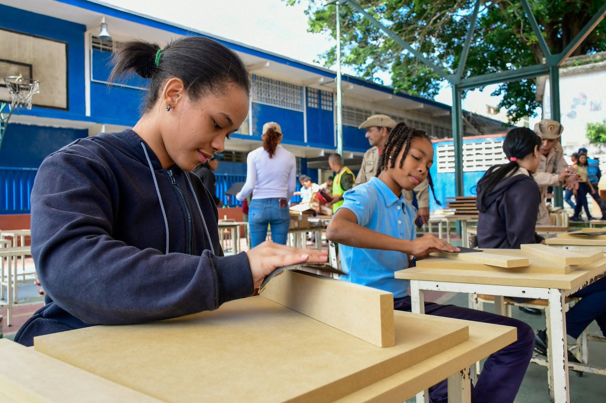 Ministerio del Poder Popular para la Educación tweet media