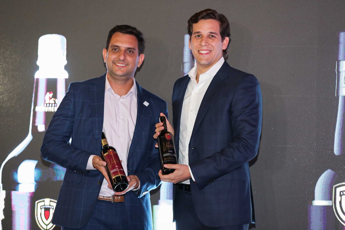 Vinos La Vinotinto y sangría Monumental entran al mercado para acompañar a la fanaticada venezolana y la selección de fútbol nacional

🔗fvf.com.ve/articulos/vino…