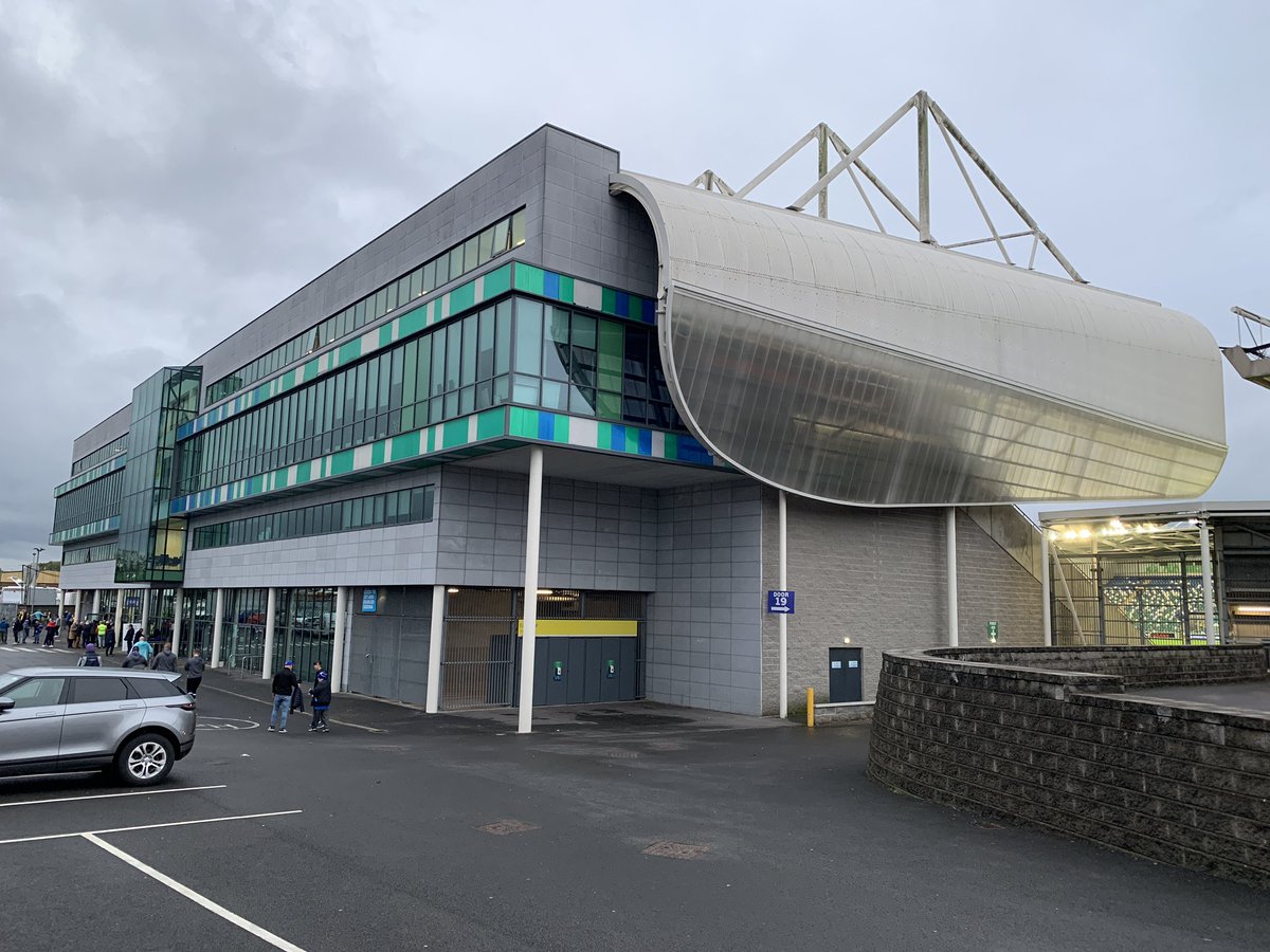DeRjoT's tweet photo. 🇬🇧 06.10.2023 - NIFL Premiership, 11. Spieltag: Linfield FC vs. Glentoran FC (2:0) vor 7.772 Zuschauern im Windsor Park. #groundhopping #groundhopper #BelClassico https://t.co/wlfjUYA0mZ