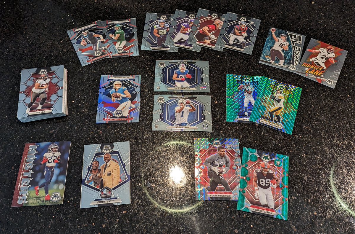 TheBurrowCC's tweet photo. Love the rookies and Herbert silver! https://t.co/gR1F3KoSTv