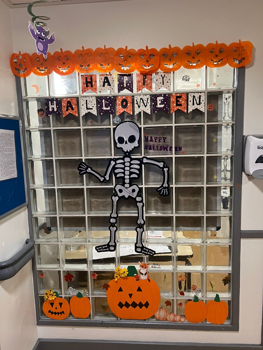 The ward is Halloween ready and we have a new Halloween poem that has been written by one of our ladies 🎃 @LucyK1n5 @mldowney1 @HeatherFinn95 @DrGeorgiaKonsta @HollyRiches