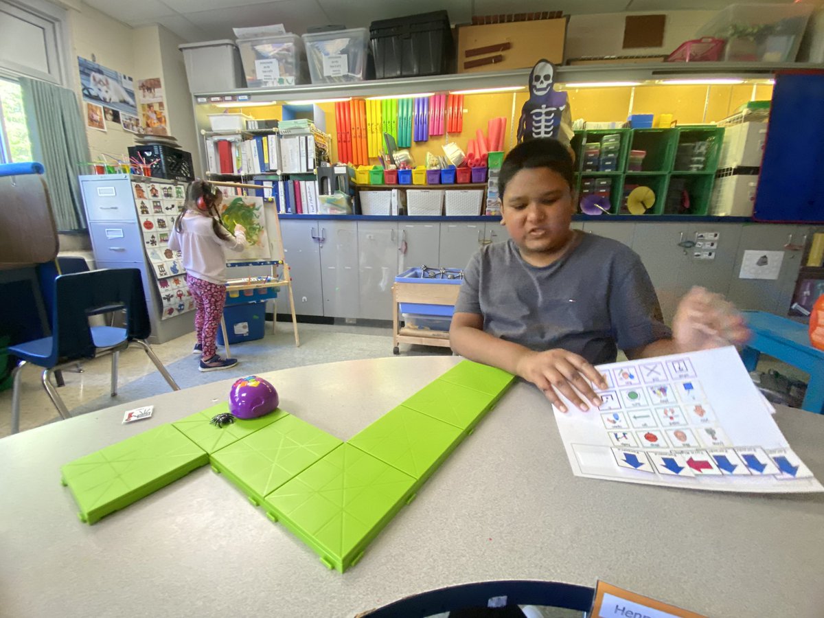 PrincessEGAINS's tweet image. A few more friends working on #coding a #path for our @LearningHandsOn #CodeAndGo #mouse #robot! We are #counting, working on #directions and #relational #words! @MsRuggaber @MrsMoore119 @WinneyKelly @kathcollins67 @PEPanthers #GECDSBGains @gecdsbpro