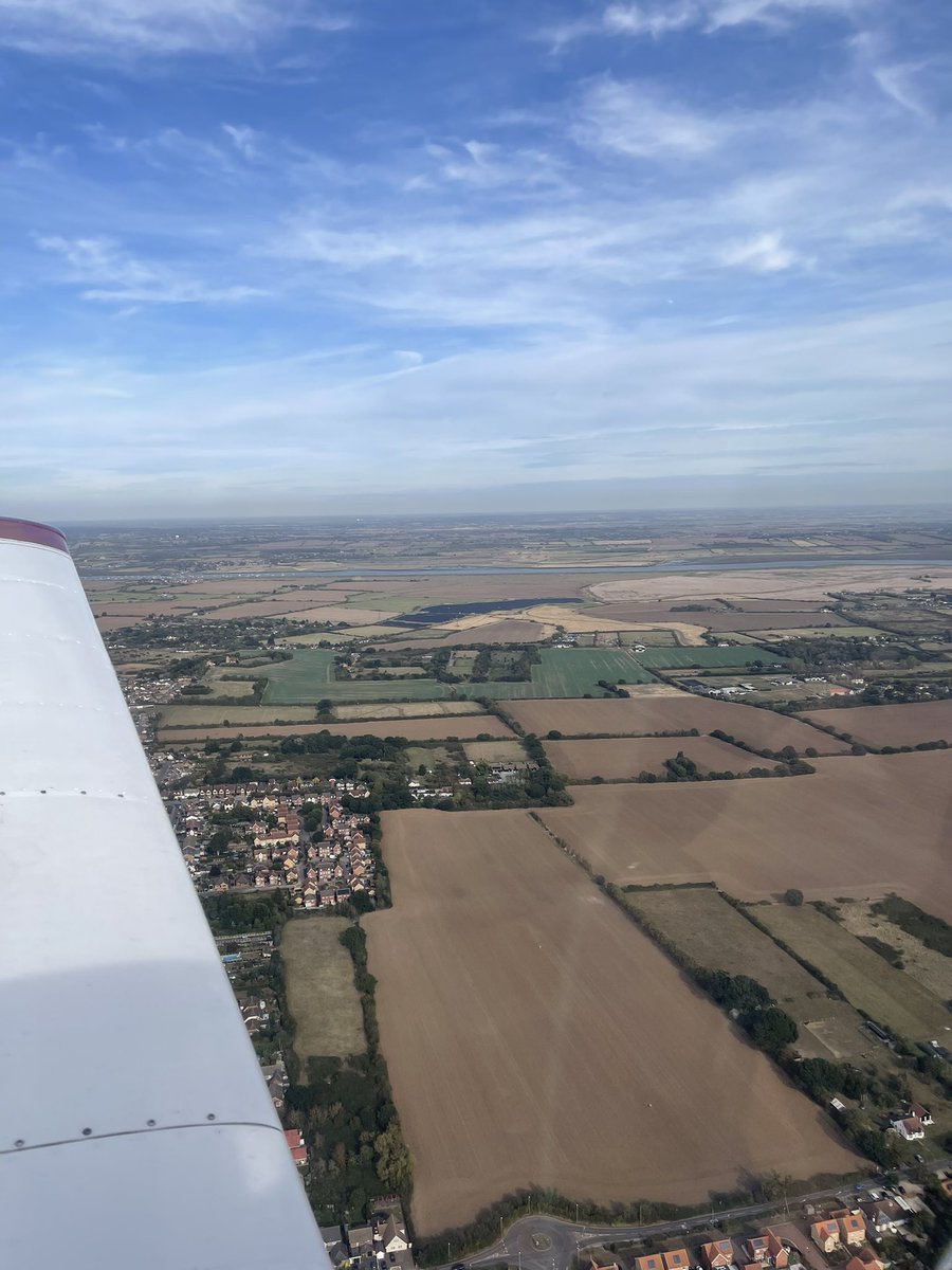 FatLandlord's tweet photo. Fantastic October morning, ideal for some flying #wingfriday https://t.co/oH7EZknWgR