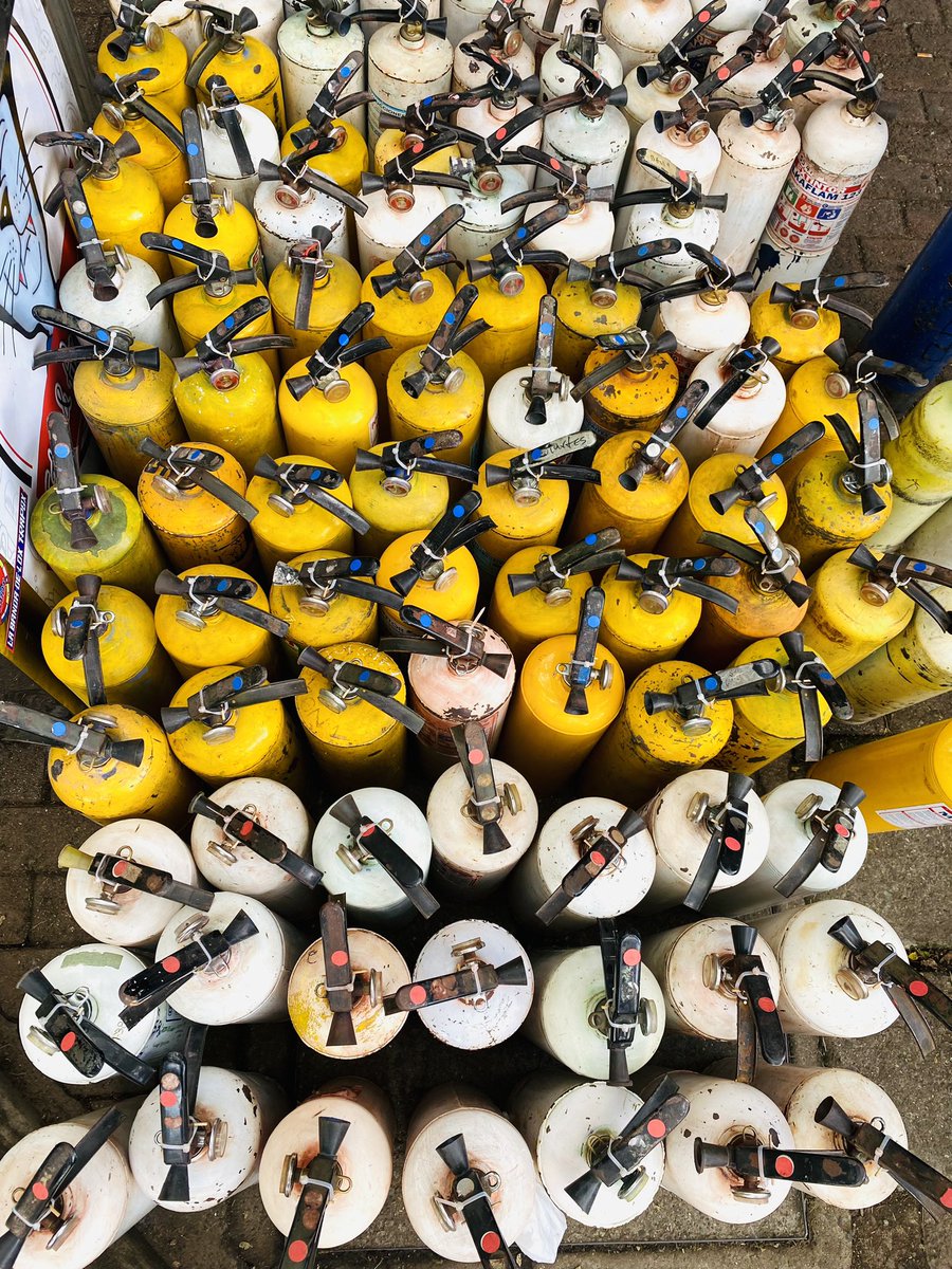 ¡Me voy pero te juro que el domingo volveré!

No te pierdas la marcha y la gran salida que tenemos preparada para el domingo rumbo a la clasificación.

Parque Berrío 2:00 p.m. 

#AcáAlentamox
#RXN25Añox

Rexixtenxia Norte 1998
Comunicaciones