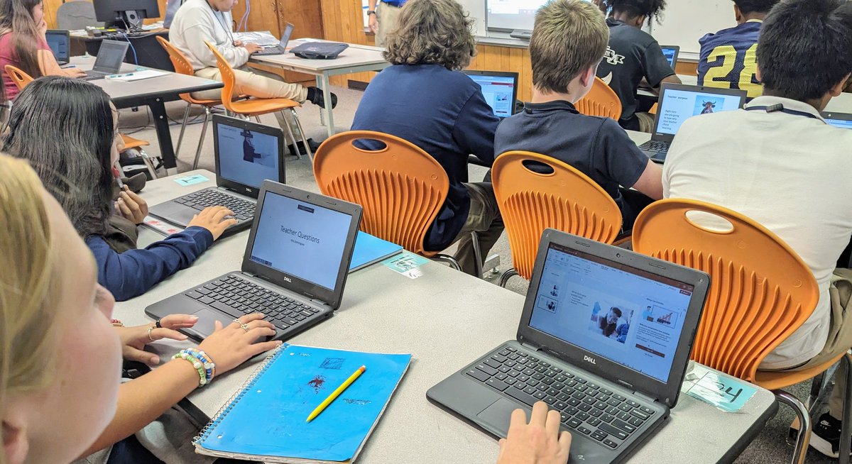 Brit2Digital's tweet image. Back in the classroom today, helping Coach Gonzales&apos; class @NimitzMiddle by showcasing Microsoft PowerPoint! 📚🎒🖥️ #Education #PowerPointSkills #ClassroomExperience #Modeling @TechECISD