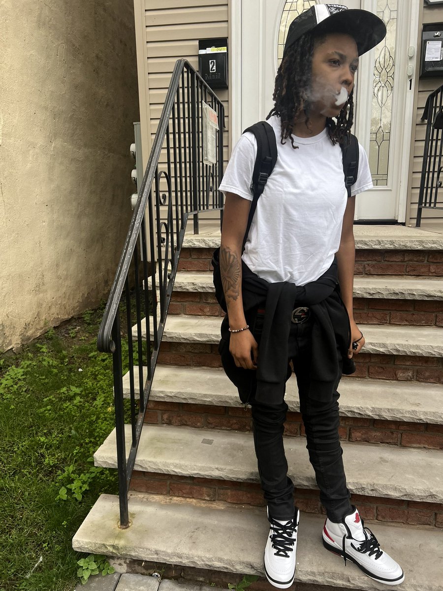 FlexinFinessin's tweet photo. Fuck Dese Hoes All I Need Is #Bankrolls https://t.co/x7b1G7ciDl