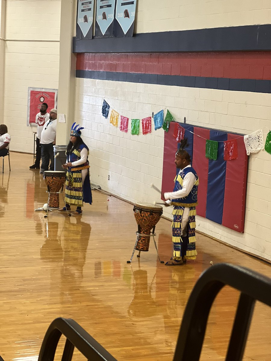 npmspanthers's tweet photo. Our Hispanic Heritage Celebration was amazing. The scholars really enjoyed the live performance. https://t.co/i2YugFN6yK