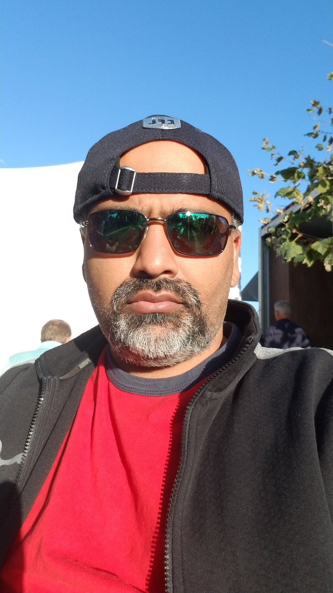 Bushmonke's tweet photo. Enjoying the sun at the tailgate
#letsgoargos https://t.co/uYWajFEY9W