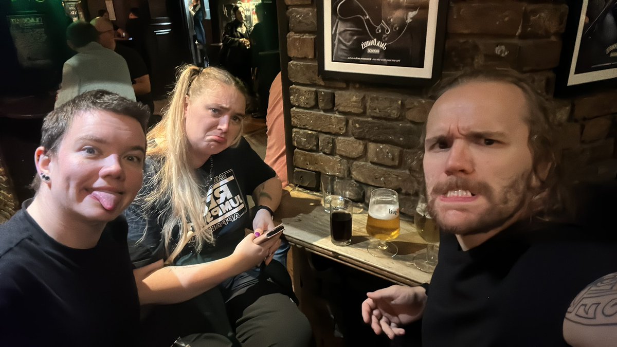 daniel_ford_1's tweet photo. @wolvesatthegate  Steve, Ben! Come drink with us! https://t.co/Ft7ByUF6Jy