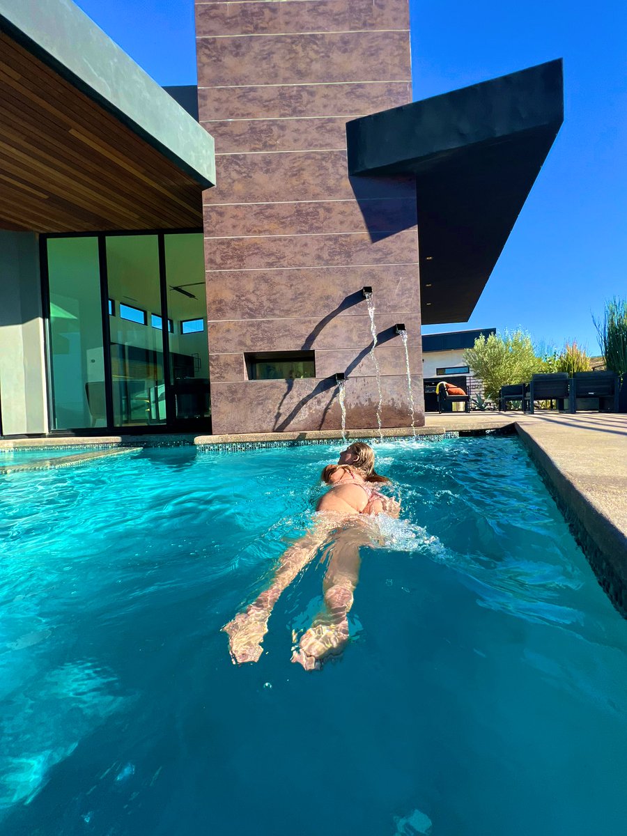 mayday_jaay's tweet photo. Come swim with me @OnlyFans @OnlyFansMerch #copperrock @utvtakeover #utvtakeoversandhallow
https://t.co/bxJ58TweAS https://t.co/nndHz7aMos