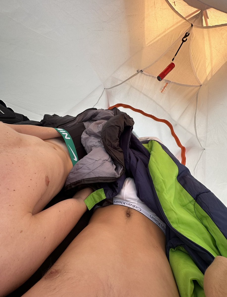 michaelforemanx's tweet photo. 👀⛺️👇🏽

https://t.co/OCrgiufQGS https://t.co/K4w2EJgalv