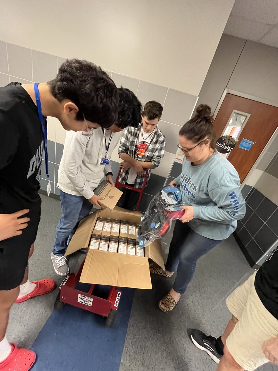 Thank you to The Drying Tree and Jerremy Hiatt for supplying Wylie East’s Mrs. Plunk and Mr. Gibson’s classes with 3D filament paper today! We love how our community sees a need and steps up to help.
#DUBEAST #schoolsupplycloset