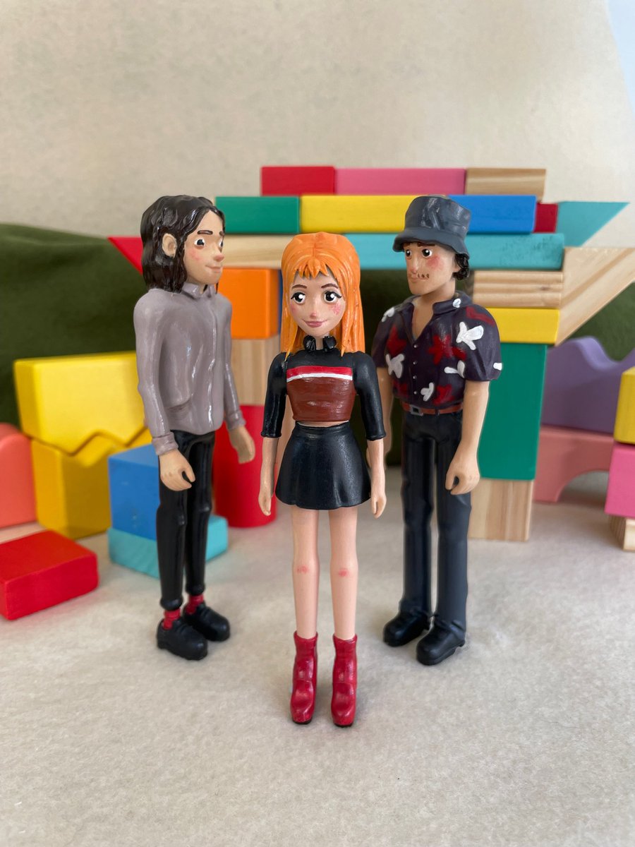 Could’ve grown a whole child in the time it took to finish these figures, but y’know, kinda feel like it was worth it. @paramore I won’t mind making more if you should decide to put out more music vids 👀