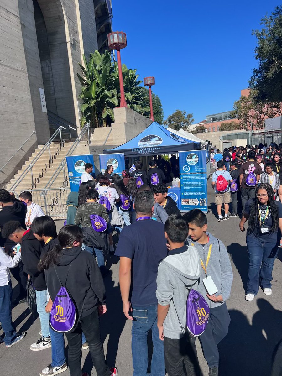 On Wed October 4th at the Los Angeles USC Coliseum over 5,000 high school and middle school students from over 80 LA school districts attended the annual “Tech Empowerment Day” organized by Delete the Divide (lacoe.edu/Technology/Del…).