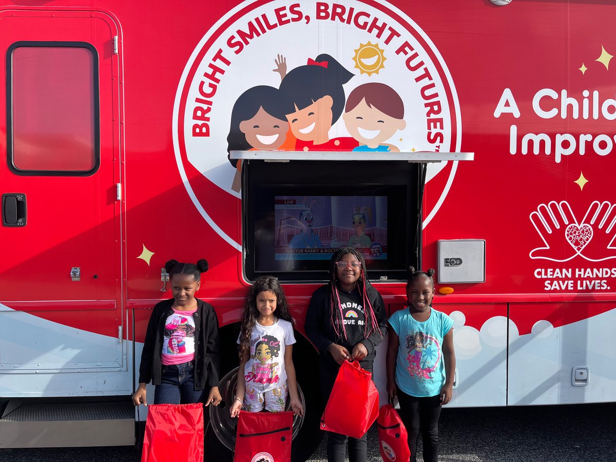 mrsament's tweet image. This week over 100 of our students received free dental screenings, education, and goodie bags from @ColgateBSBF ! We greatly appreciate their partnership! #communityschool #colgatebrightsmiles