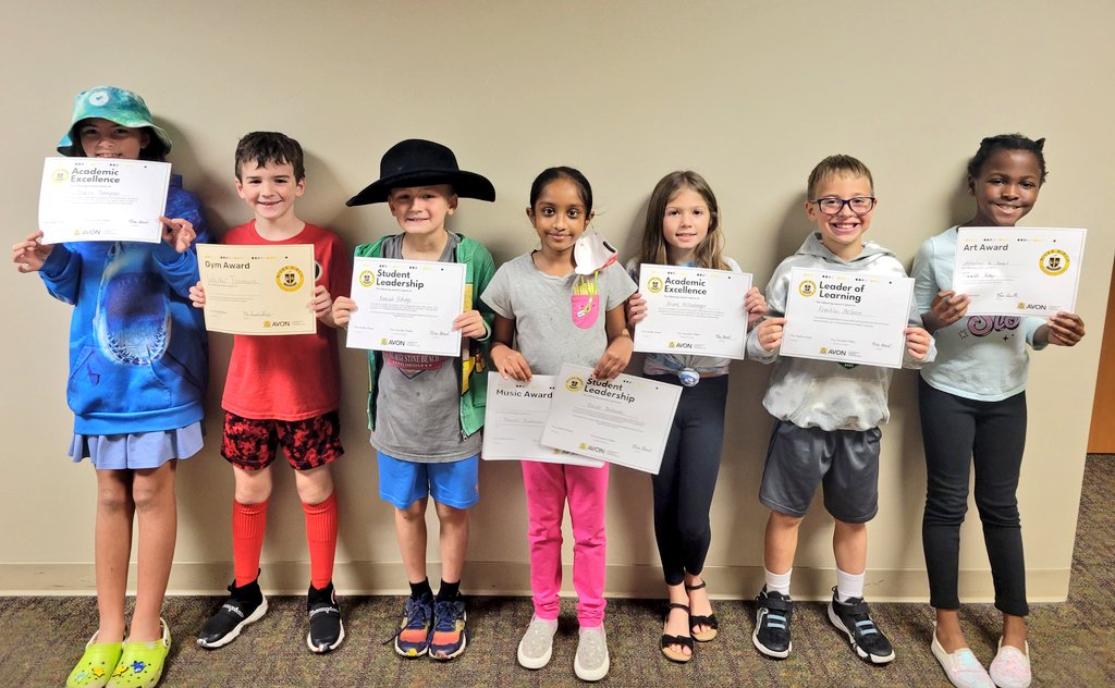 Bondgrade3's tweet photo. Our Quarter 1 award winners! 🏆😀 https://t.co/dbXcBFlKQz
