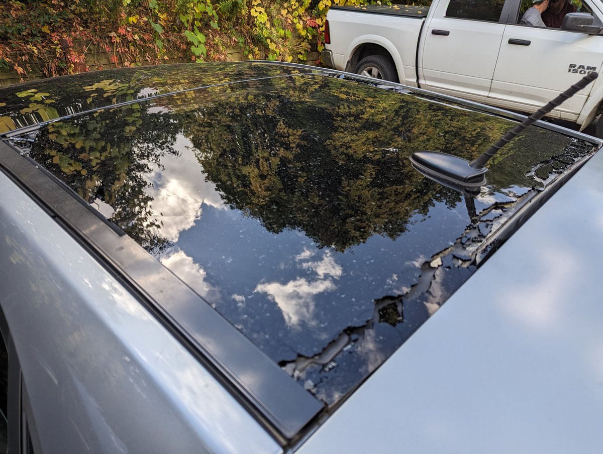 MymsWell's tweet photo. @Hyundai_Global @K_Hyundai  my sunroof just exploded and your dealership told me it isn't covered in a recall. Does it take a class action lawsuit for you to care? Do we need AC John Rooke and suits like Billy Glenn? https://t.co/VSPHt37CDZ
