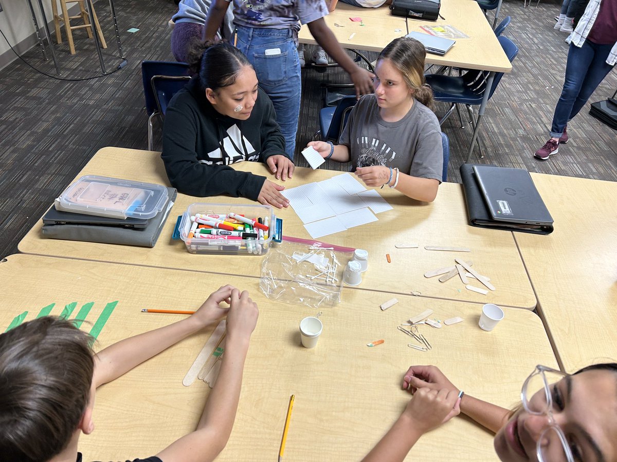 Laura McFarren tweet media