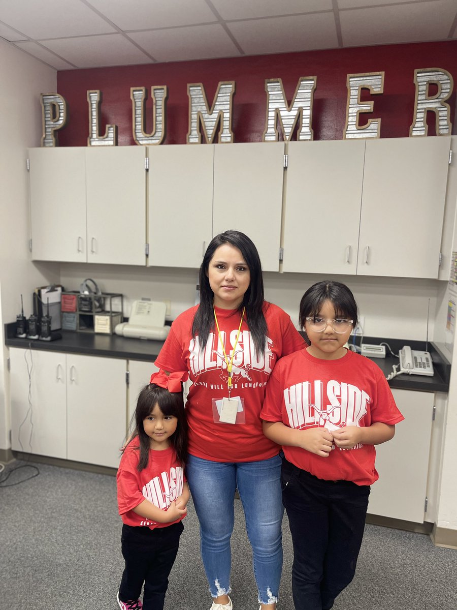 #CHHOMECOMING2023 was one of the best yet! We all represented. <a href="/ShantaMackey1/">Dr. Shanta Mackey</a> <a href="/cedarhillisd/">Cedar Hill ISD</a> #plummerstrong ❤️🤘🏽