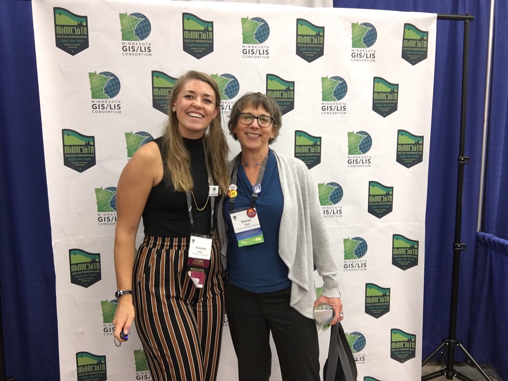 Huber099's tweet image. Another #MNGISLIS conference in the books! Wow what a great week as a conference attendee and @MNGISLIS board member❤️
#photobooth #panelpresentation #gischat #minnesota