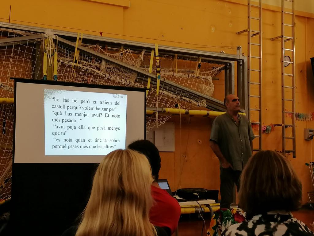 jordijuanico's tweet image. Quines actituds,maneres d fer, podem canviar a l'hora d fer castells, per evitar el malestar d l'altre?
Reflexions que hem estat fent avui a #Castelldefels amb @ElsGrocs parlant també dels #TCA com prevenir-los @acab @CastellsCat @ProgramaSentim @SJDbarcelona_es
N'he après molt!