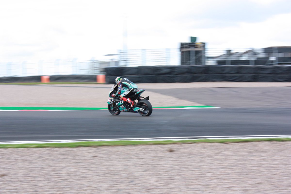 Xxzney16X's tweet photo. Round 10 

Dodington park 

Friday practice https://t.co/W4rrGvxrw6