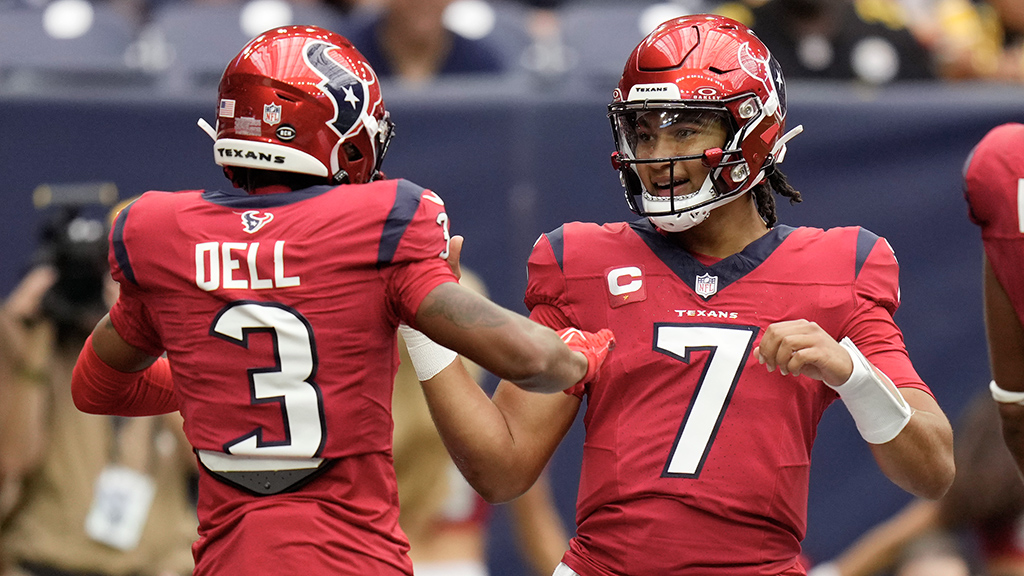 .@MarcRoss identifies his top 25 rookies at the quarter mark of the 2023 NFL season. The @HoustonTexans, one of three teams with multiple representatives in the rankings, lead the way with four players on the list. nfl.com/news/nfl-rooki…