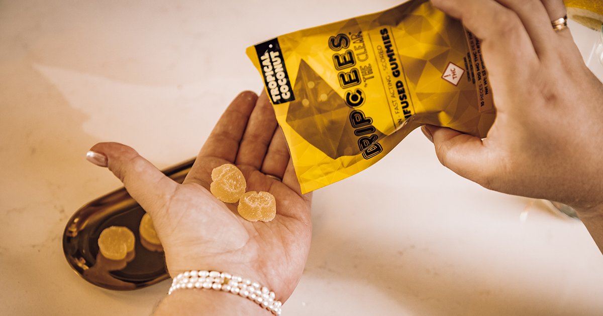 Get ready to liven up your weekend with the help of DripCees Enjoy gummies! With a fast-acting experience that is complemented by Tropical Coconut 🍍🥥flavor, you'll love every bite of these vegan gummies. Learn more: hubs.ly/Q024dVr90 #theclearbrands #tropicalcoconut