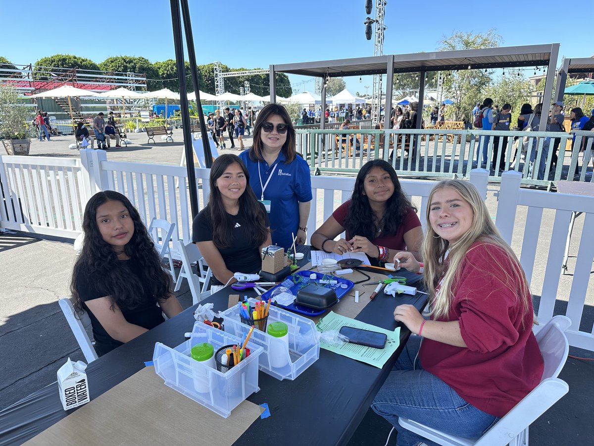 socalgas's tweet photo. As part of Orange County's Sustainability Decathlon, #TeamSoCalGas volunteers worked with children to help them through a @ChildCreativity workshop, problem-solving how they can create their very own small-scale #sustainable model home using all #recycled materials. #OCSD2023 https://t.co/ViPLBFr45w