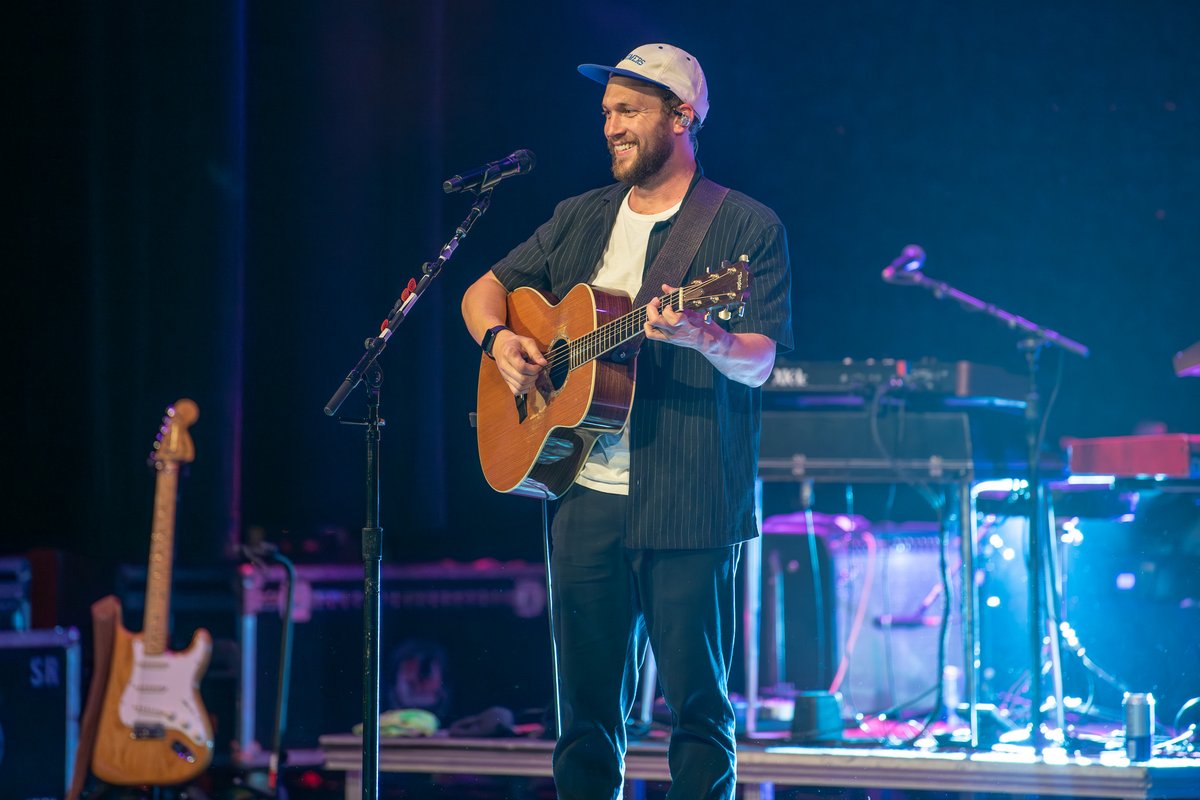 Thank you D.C. for singing along to every song with me, y’all made the first night of tour feel like Home! 😉 Gearing up for Hartford, CT tonight at @infinityhall! Get tix here: infinityhall.com/Events/phillip…! 📸: Shannon Flack - shutterup.listen