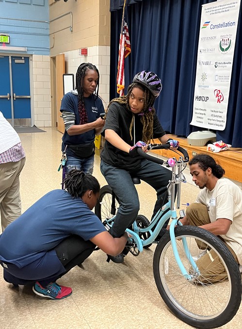 MarleyGlenAACPS's tweet photo. Our custodial staff at Marley Glen do so much more than care for our building.  They care for our children too.  This week and always, we appreciate them tremendously.  #AACPSawesome https://t.co/H69vbOzMpW