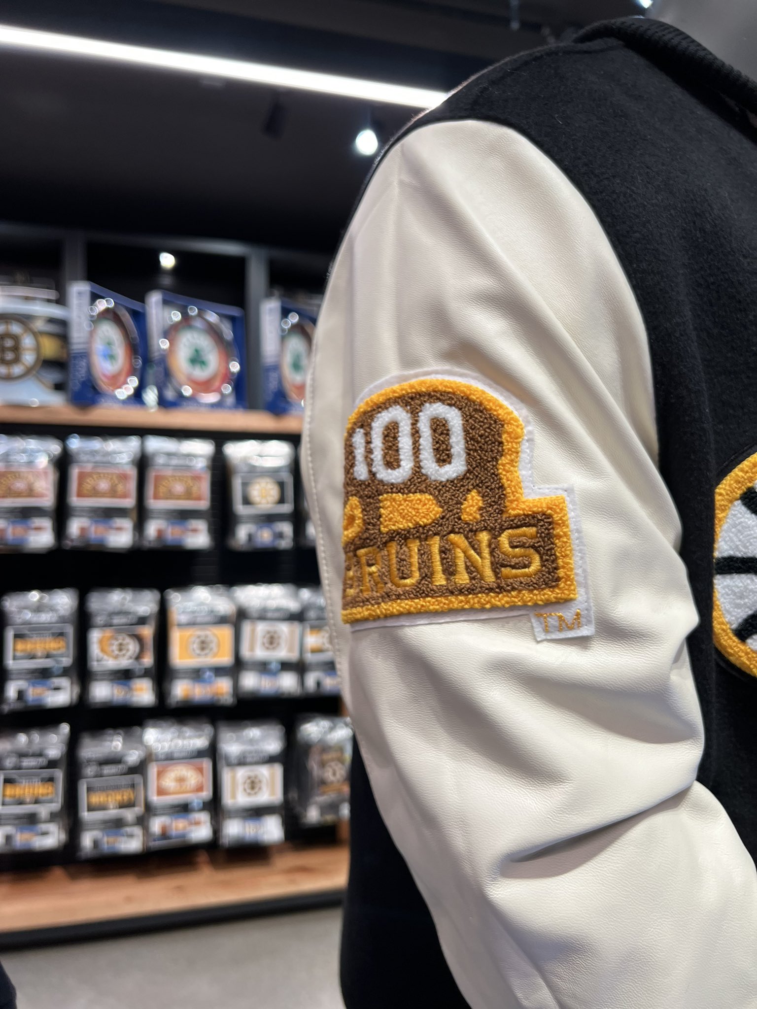 Boston Bruins Proshop - Downtown Boston - 12 tips from 1056 visitors