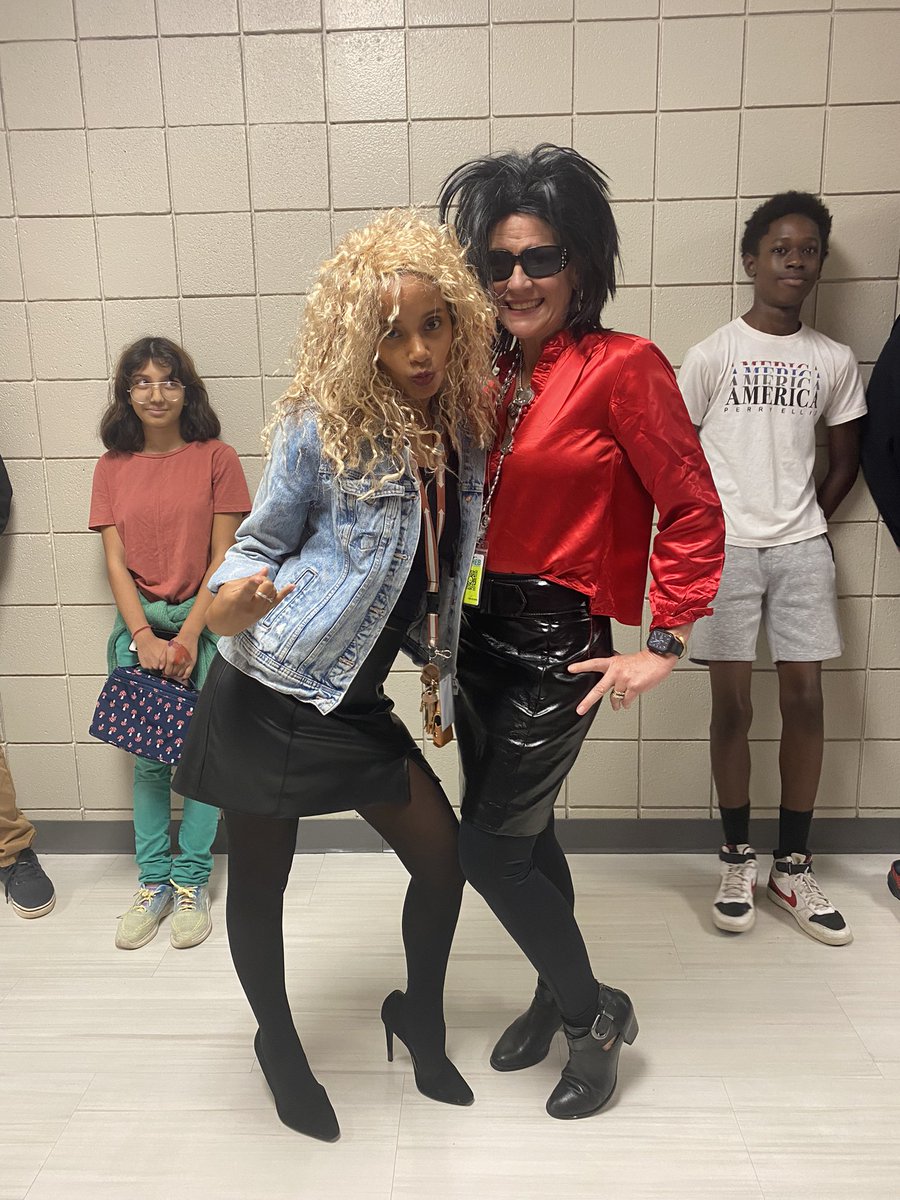 Momma_Cos's tweet photo. Party like a Rock Star Today! 
Go Central Spartans! 
@HEBISDpeople @hebisd https://t.co/UUbkLo00v5