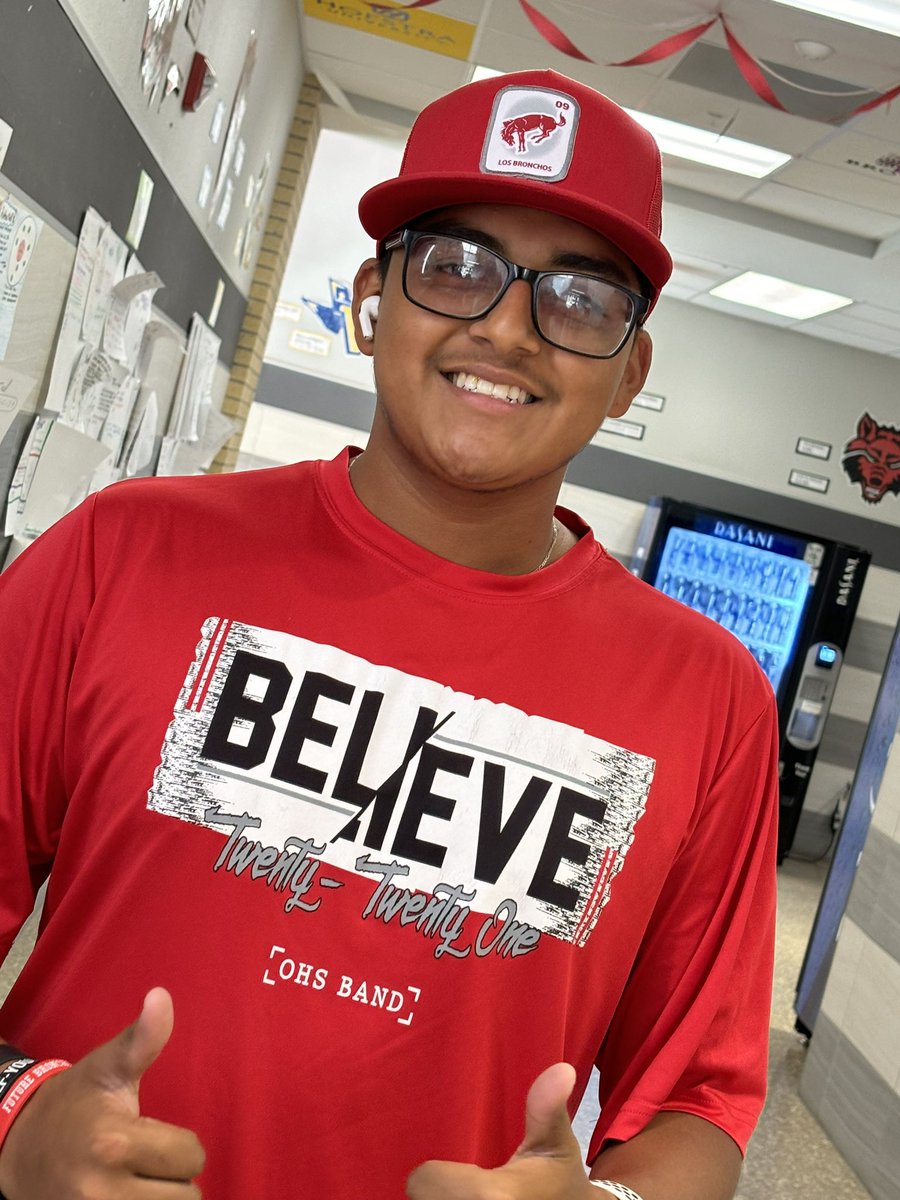 BronchoNews's tweet photo. Today’s hallway pics. #OHSRivalryWeek #Redout 🔴🅾️ https://t.co/xAn4Bw528N