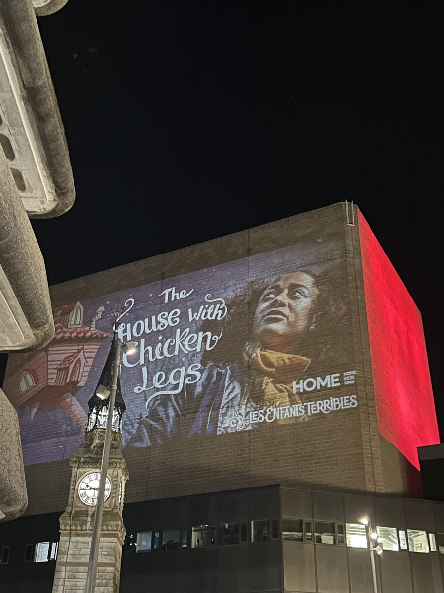 A wonderful evening watching the theatre adaptation of <a href="/sophieinspace/">Sophie Anderson is elsewhere, links in bio📚</a> The House with Chicken Legs!