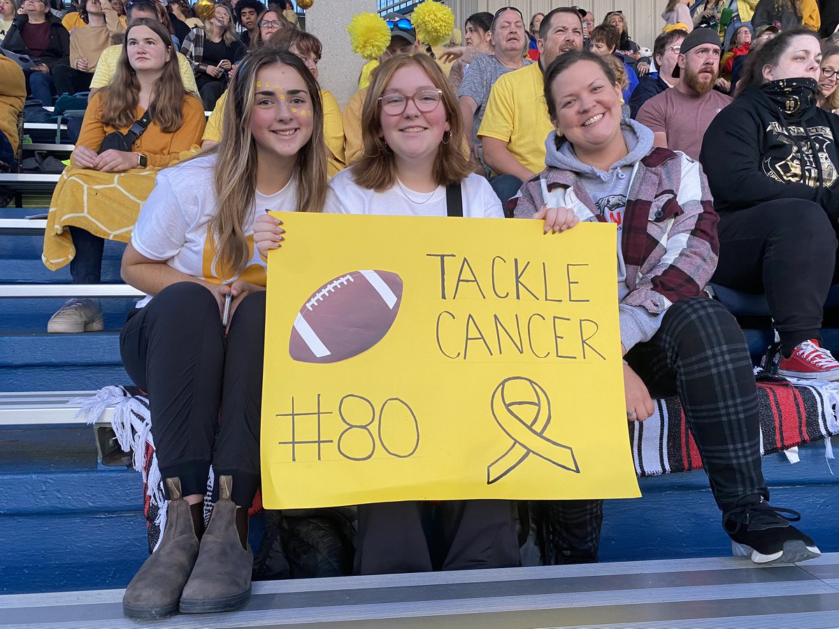 SJHighSchool's tweet image. Here tonight to support Anderson! #80 #TackleCancer