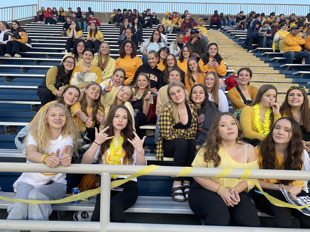 SJHighSchool's tweet image. Here tonight to support Anderson! #80 #TackleCancer