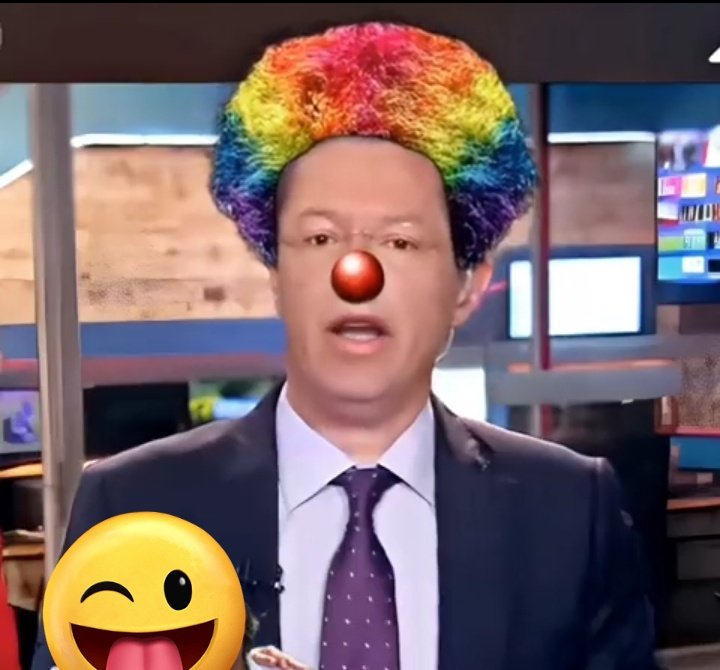 Teachercol's tweet photo. @Betocoralg @NoticiasCaracol @petrogustavo @juanrobertovarg Entonces @NoticiasCaracol y su director @juanrobertovarg muy amiguis de alias #Calzones, cabecilla de la Cordillera... #BaiaBaia
Y presume de excelso #Periodista. #Puffff
Payaso con muy
#MalasAmistades 🤮🤮 https://t.co/fuLRpoKrwu