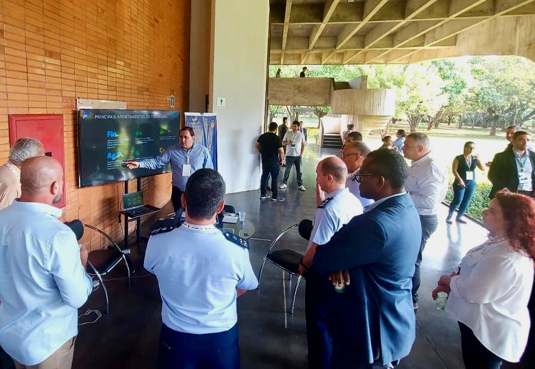 awarebrasil's tweet photo. O Guardião Cibernético 5 reuniu +1000 operadores de segurança de empresas da infraestrutura crítica do Brasil. Bancos, Utilities, Transportes, Órgãos públicos.
A @awarebrasil cooperou com o @DefesaGovBr /COMDCIBER operando serviços de #Prontidão Cibernética
#resiliência #digital https://t.co/072wTErIG8