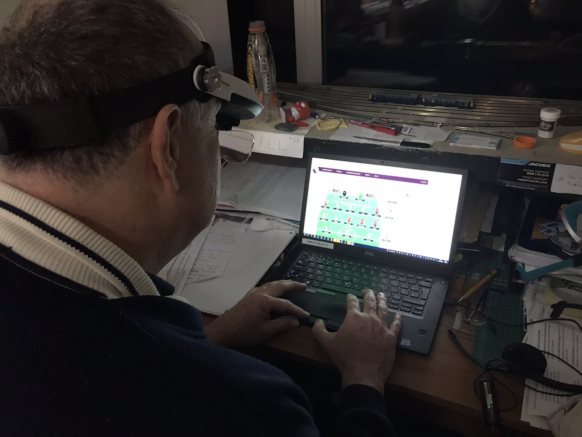 DavidMunday815's tweet photo. Live scenes of my dad picking all the wrong players for his #FPL knowing theyβre probably still going to haul anyway π
π #GeneralsOrders #DadsArmy https://t.co/X8ns48fQuc