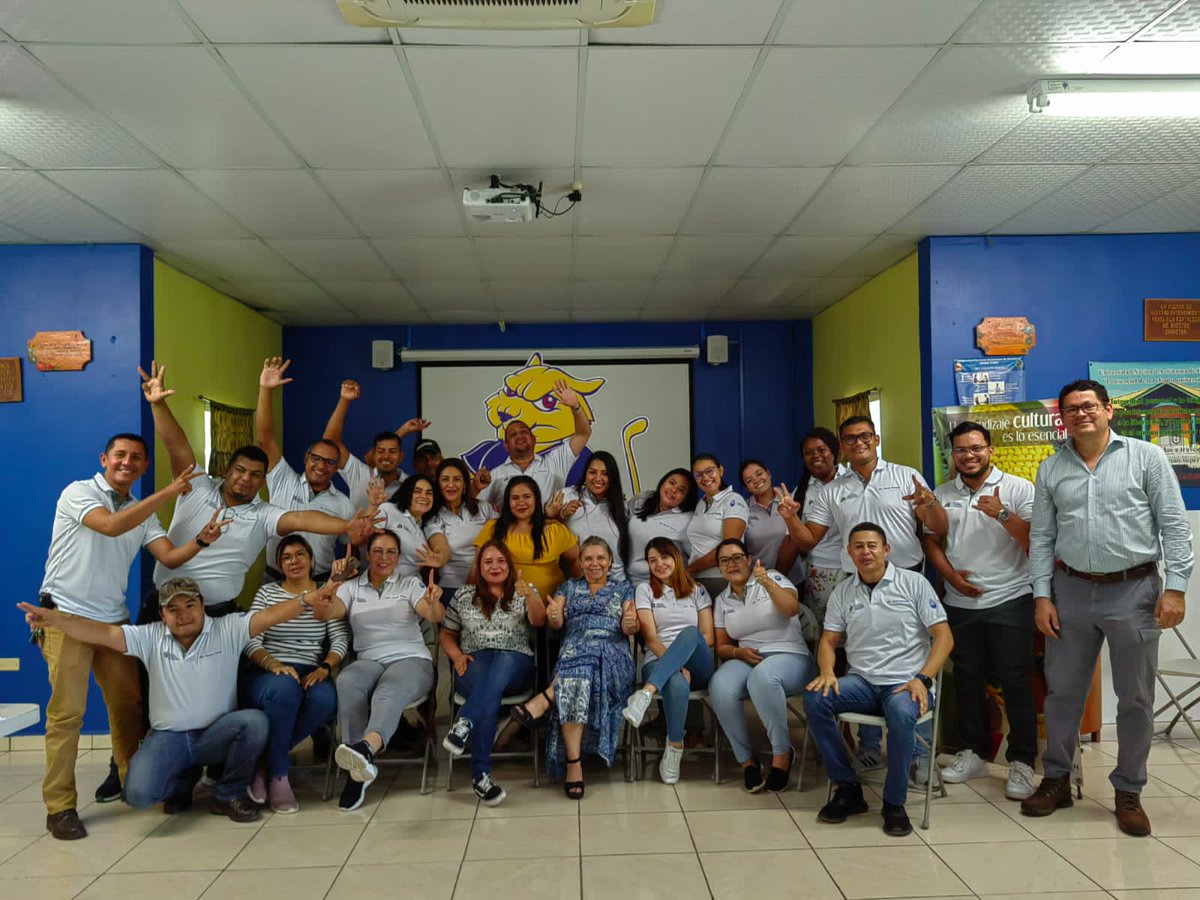 Contento de regresar a la docencia en educación superior. Orgulloso del grupo de estudiantes de Maestría en #SeguridadAlimentaria y Nutricional #SAN de la <a href="/UNAHoficial/">UNAH Universidad Nacional Autónoma de Honduras</a> #CUROC Comayagua. La #SAN y el #CambioClimático son desafíos permanentes a superar.