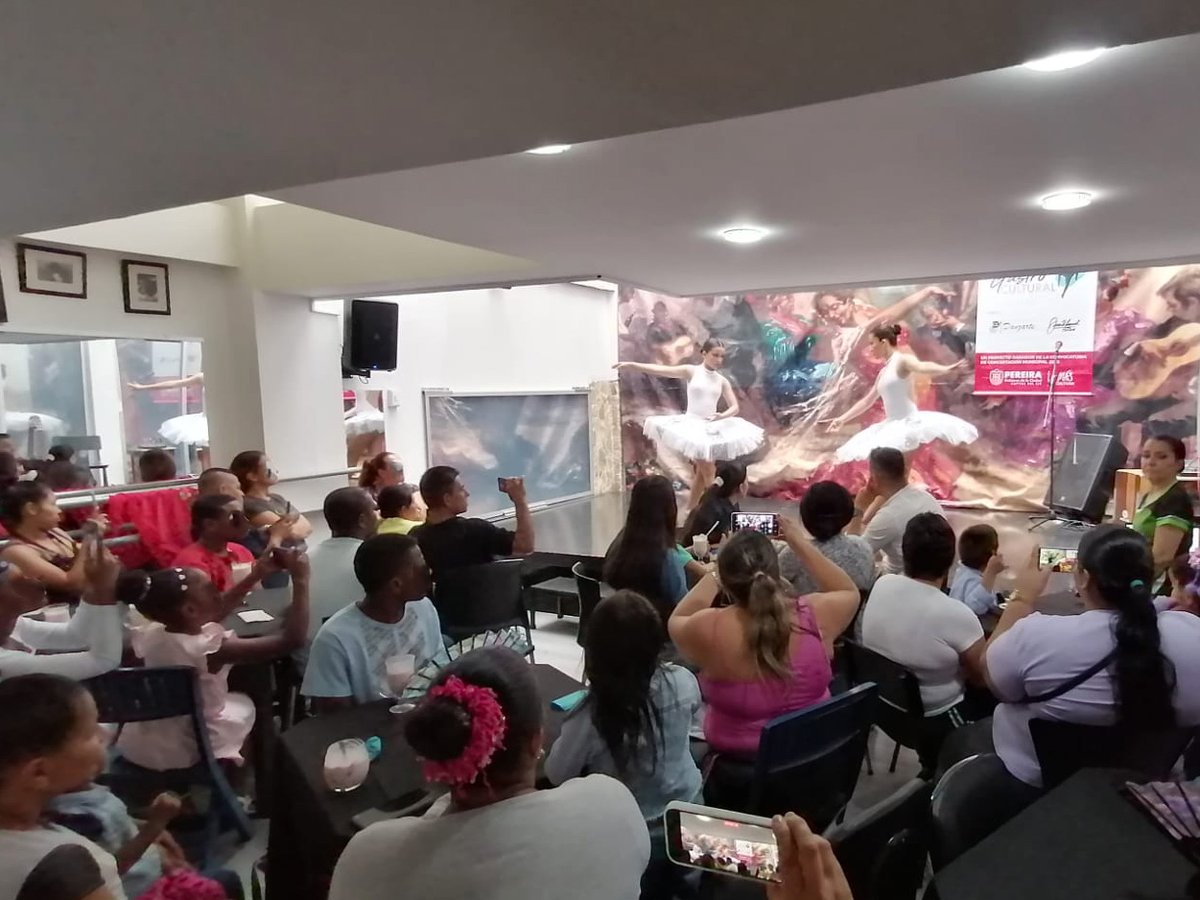 🎵✨ Vive la experiencia 'Danzarte' con la ARN: música, danza y gastronomía se unen para inspirar la Reincorporación en Pereira. Una celebración de integración y diversidad cultural. 💃🕺