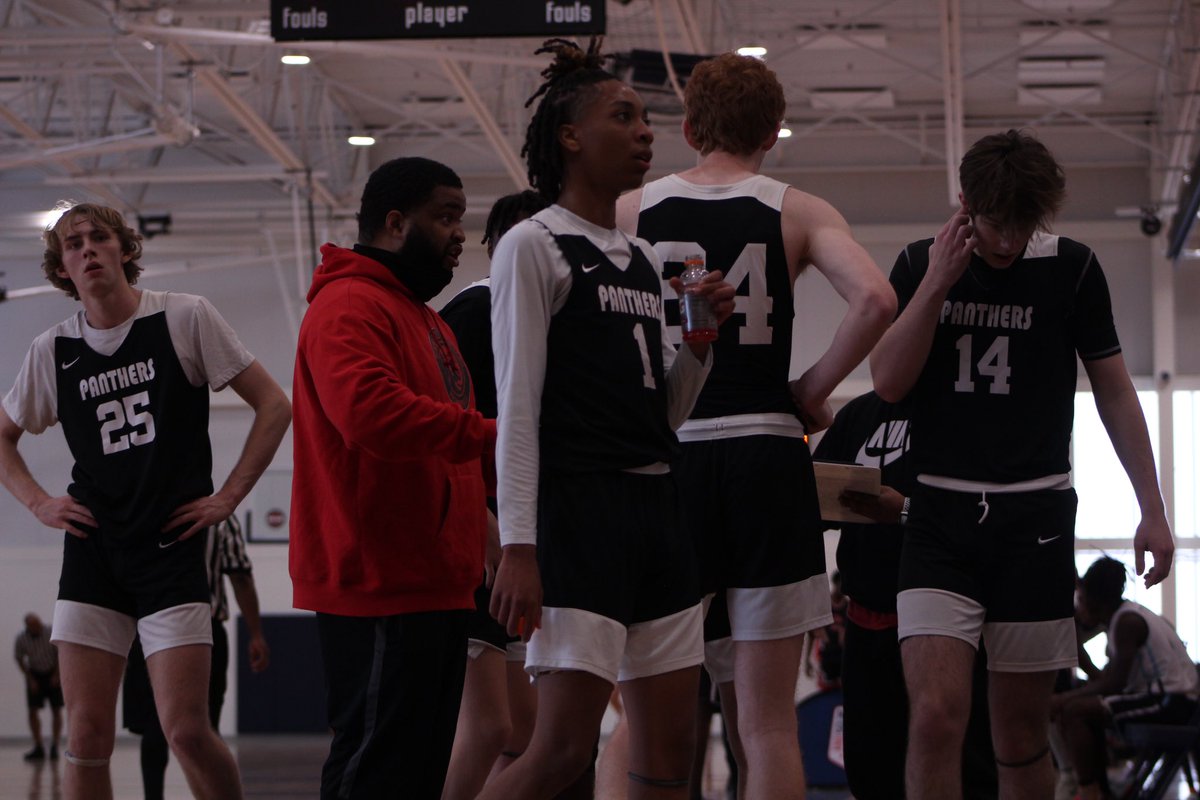 AjPetway's tweet photo. happy national coach day to the goat man with the plan 💪🏽 @tnpanthershoops https://t.co/NEPD5G4iY5