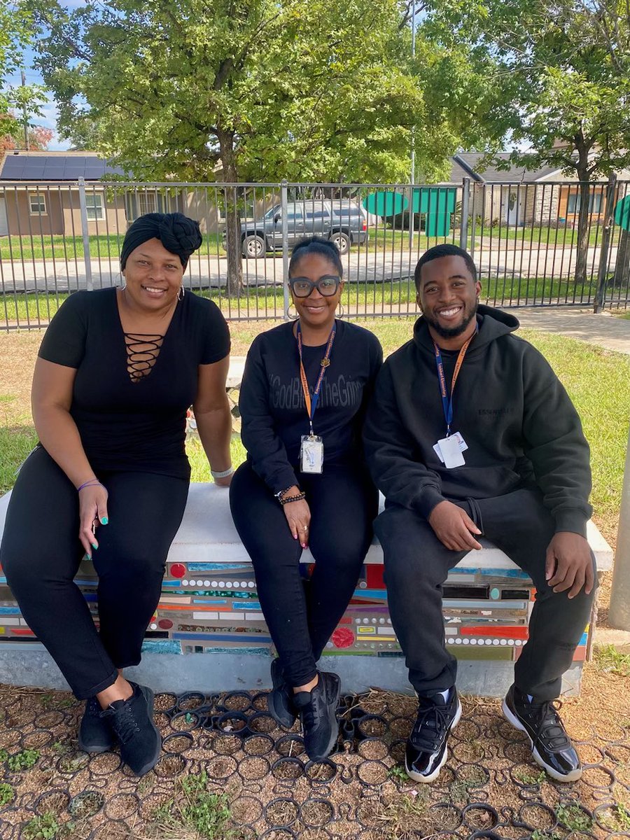 Black out Friday! 1st grade team for the win! 💪<a href="/LBudgewater/">Lakesha May-Budgewater</a>
