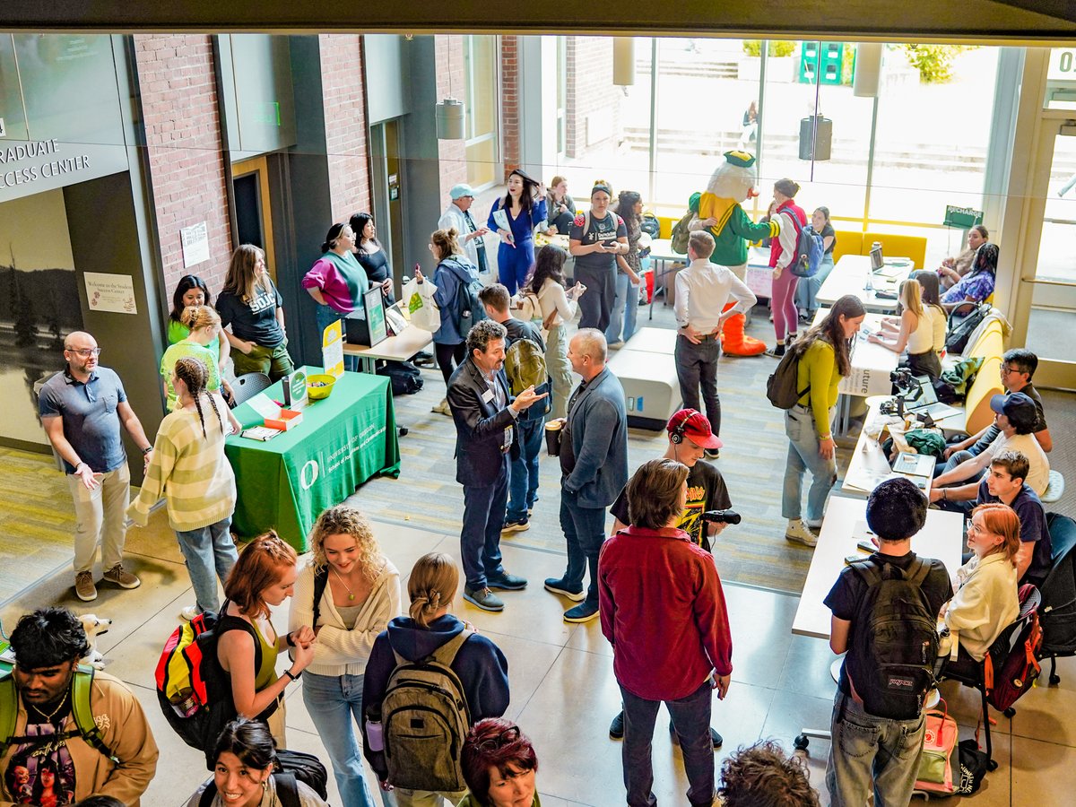 UO Journalism & Comm tweet media