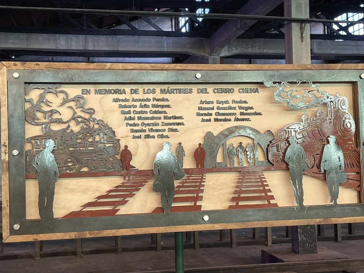 minvucoquimbo's tweet image. En el futuro Centro Cultural Maestranza de #Coquimbo se instaló una placa recordatoria en memoria de los 11 mártires ferroviarios del Cerro Chena quienes fueron asesinados por el Regimiento de Infantería de San Bernardo el 6 de octubre de 1973 #50AñosdelGolpe