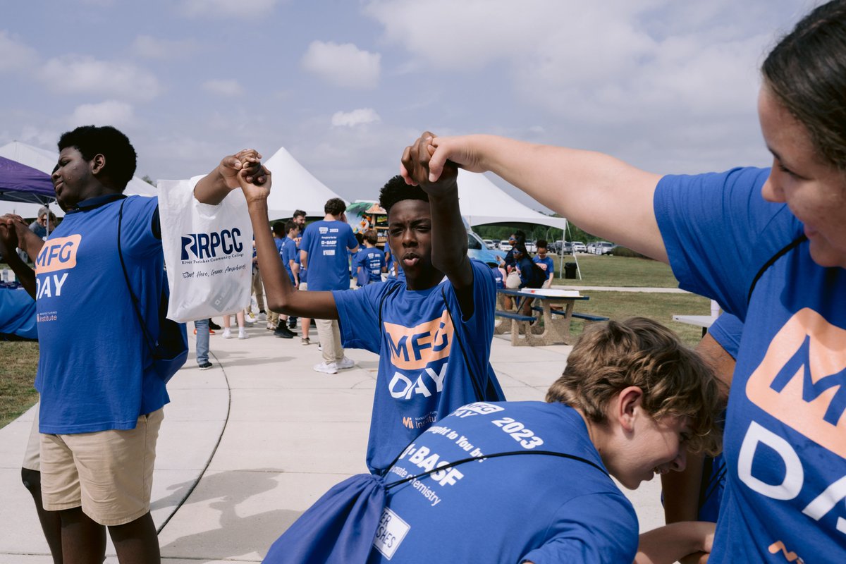 Carolyn Lee tweet media